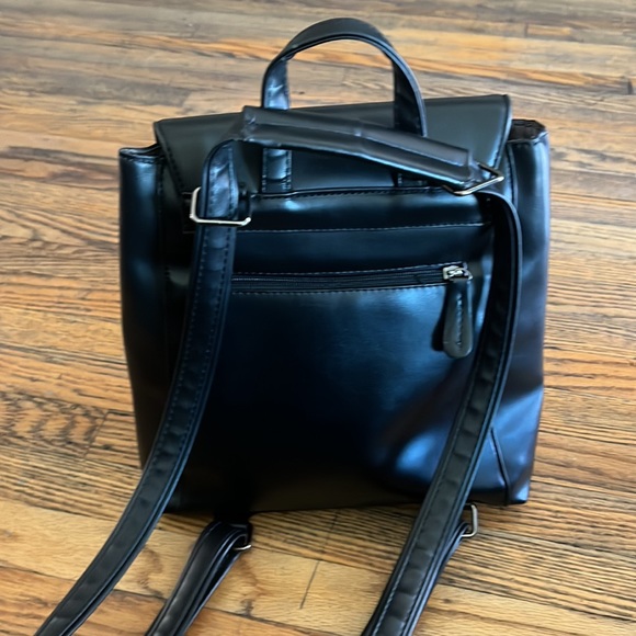 Backpack and purse in mint condition - Picture 6 of 6